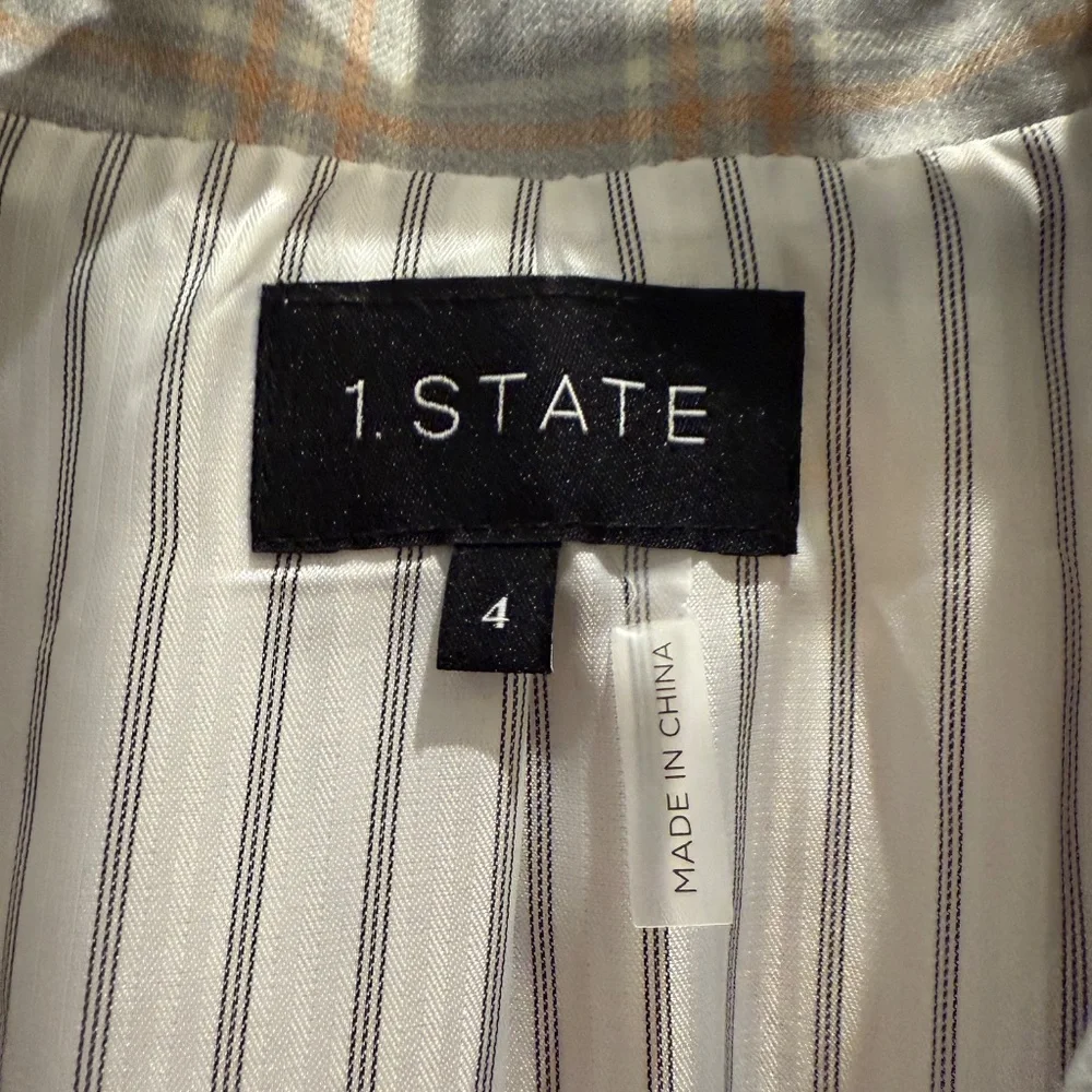 Blazer - Picture 3 of 3